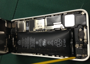 iphone修理-　5C バッテリー交換
