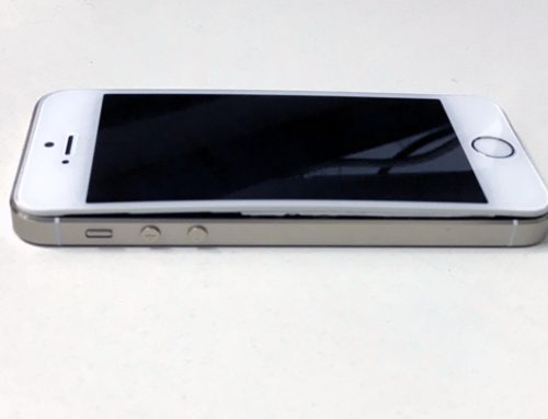 iPhone5S バッテリー交換修理 – 急に液晶が膨らんできた。