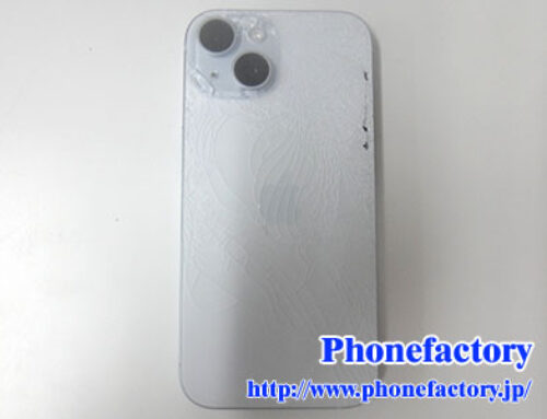 iPhone15 – 落として画面は無事だったのに、裏のガラスだけが割れてしまった