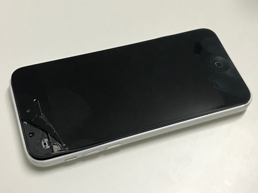 iPhone5C ガラス&液晶交換修理　-　落下による破損
