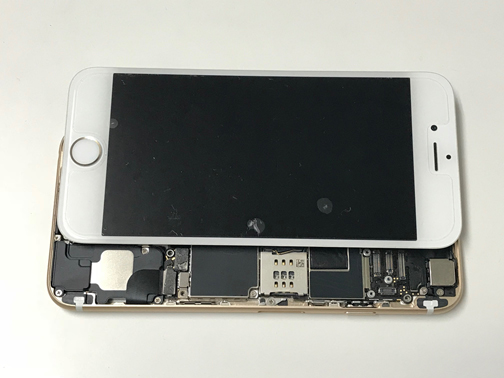 iPhone6 基板修理　-　電源は入るけど画面がつかない